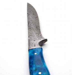 Couteau à filet en acier Damas artisanal avec manche en résine bleue, outil de découpe de cuisine - Product Image 5