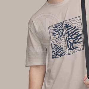 เสื้อยืดผู้ชายลายกราฟิกถักนิตติ้งผ้าฝ้าย 100% ดีไซน์ใหม่ปี 2026 สั่งทำได้ตามต้องการ - ราคาขายส่ง - Product Image 5