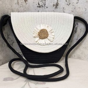 Petit sac à bandoulière en coton noir et blanc fait main brodé de fleurs pour femmes et filles sac à main floral avec longue sangle - Product Image 1