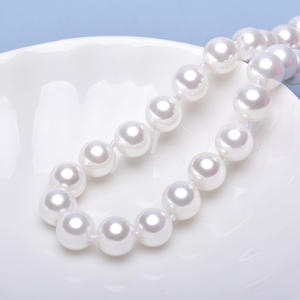 Collar de Perlas de Concha de Mar Tilian de 8 mm, Blanco, con Pequeñas Imperfecciones, Fuerte Brillo, con Cierre Extensible, Collar de Micro Pavé de Concha de Mar - Product Image 4