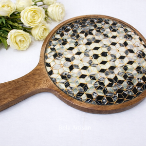 Planche de service en bois faite à la main avec incrustation de mosaïque en marbre, plateau rond pour fromage, plateau de service en bois, décoration de cuisine - Product Image 1