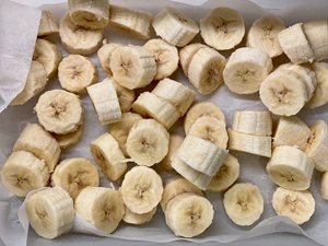 BULK PRICE FROZEN CAVENDISH BANANA / PREMIUM QUALITY IQF BANANA FOR FOOD PROCESSING - Product Image 2