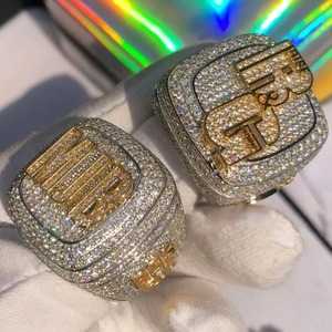 Anillo de Boda de Lujo Personalizado con Corte Brillante Redondo VVS, Anillo de Diamantes Hip Hop Unisex de Plata de Ley 925 con Certificado IGI - Product Image 6