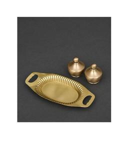 Elegante bandeja de latón para servir, adecuada para decoración contemporánea y tradicional, que ofrece belleza funcional. - Product Image 1