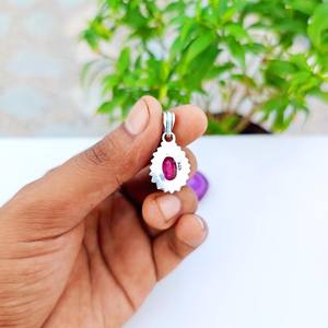 Pendentif artisanal en zoïsite rubis rouge, serti en argent sterling, bijou élégant pour femme et enfant, cadeau raffiné - Product Image 6
