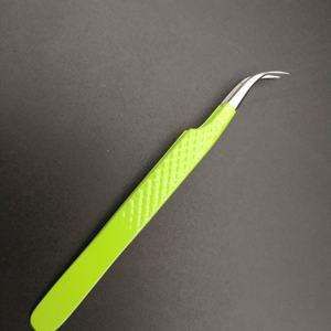 แหนบสแตนเลสคุณภาพสูงสำหรับตกแต่งคิ้ว ใช้ได้ทั้งในร้านเสริมสวยและที่บ้าน สำหรับการจัดแต่งทรงคิ้วและกำจัดขนบนใบหน้า  รับผลิตตามแบบที่ต้องการ - Product Image 1