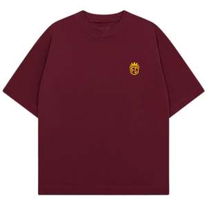 เสื้อยืดโอเวอร์ไซส์สีแดงเบอร์กันดี แขนสั้น คอกลม ผ้าฝ้าย สไตล์ลำลอง สตรีทแวร์ พิมพ์ลายโลโก้เล็กๆ ที่อก เสื้อยืดฤดูร้อน - Product Image 1