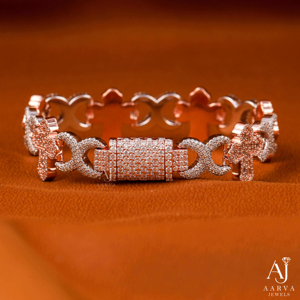 AARVA JEWELS Pulsera de Cadena y Eslabones de Plata Chapada en Oro Rosa con Diseño de Flor Redonda de Moissanita, Joyería de Lujo para Bodas de Mujer - Product Image 4