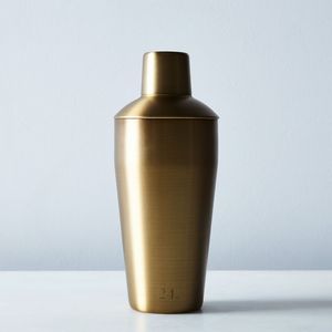 Coctelera de metal para el hogar que ofrece un aspecto elegante, un sellado seguro, un agarre cómodo y un rendimiento de mezcla para principiantes. - Product Image 3