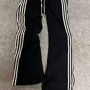 Ropa Deportiva para Correr y Trotar, Pantalones Cargo Casuales Elegantes para Mujer con Servicios Personalizados, Hechos en Pakistán - Product Image 3