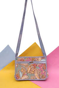 Sac bandoulière matelassé fait main en coton floral, sac de voyage bohème, sac à bandoulière imprimé indien. - Product Image 2