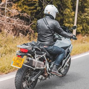 Veste en cuir pour homme, sur mesure OEM, haute qualité, best-seller, veste en cuir pour moto pour homme, fabriquée par Wings Traders - Product Image 3
