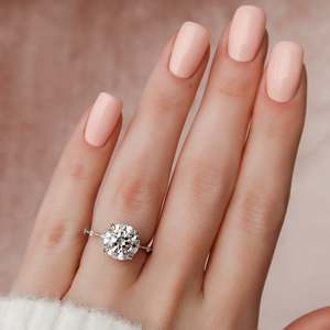 Anillo de Compromiso Clásico de Lujo en Oro Amarillo de 14k, Personalizable, con Diamante Cultivado en Laboratorio de Corte Brillante, Halo Oculto y Banda Pavé, Certificado IGI - Product Image 1