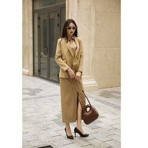 Jupe midi élégante à taille haute et fente avant, style vintage minimaliste, pour femme, idéale pour le bureau - Vente en gros Vietnam KV27 - Product Image 3