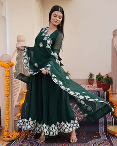 Mode tendance pour femmes : robe Anarkali verte pour mariages et soirées, manches 3/4, en crêpe de georgette, semi-couturée - Product Image 4