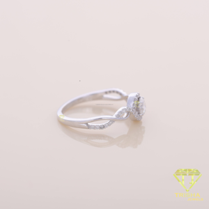 แหวนหมั้นทรงกลมหรูหรา เครื่องประดับชุบทองคำขาวสำหรับผู้หญิง - Product Image 4