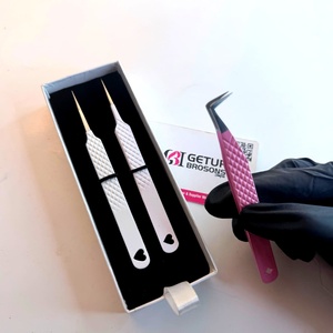 Pince à épiler pour cils en poudre à pointe lisse de 10 mm, avec isolation en forme de cœur découpé, anti-magnétique, anti-statique, à 90 degrés, pour une préhension parfaite - Product Image 3