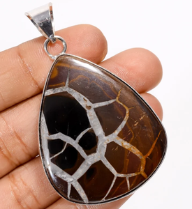 Pendentif Goutte d'Eau en Laiton et Agate, Sertissage Bezel Plaqué Argent, Solitaire, Style Bohème Classique, Bijou Unisexe, Cadeau - Product Image 2