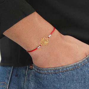 Potente trishul del Dios Shiva con circonita cúbica, chapado en oro sobre plata de ley, rakhi hecho a mano para él, para hermano, bhaiya. - Product Image 3