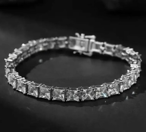 Pulsera de tenis de moissanita de lujo con corte princesa, estilo hip hop, con incrustaciones de diamantes, de oro blanco, tipo cadena de muñeca - Product Image 1