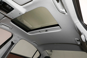 Volkswagen Sagitar 2023 300TSI DSG Versión Flying Over, Sedán Mediano de Gasolina de 4 Puertas y 5 Asientos - Product Image 6