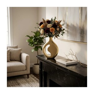 Vase à plumes en bronze moderne en métal brossé, décoration de table faite à la main, longueur 30,5 cm, hauteur 23,5 cm - Product Image 6
