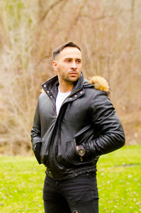 Blouson d'hiver matelassé noir en similicuir à capuche pour homme, style motard, avec fermeture éclair et poches, streetwear - Product Image 4