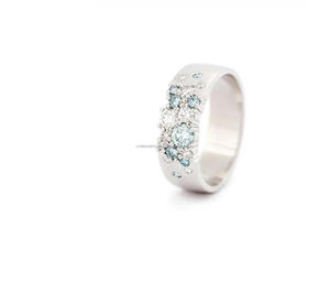 Anillo Grueso de Plata 925 con Moissanita Blanca Corte Aguamarina Chapado en Oro para Mujer, Regalo Minimalista para Boda, Compromiso o Aniversario - Product Image 2