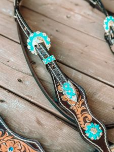 Cabestro de Cuero Occidental de Alta Calidad para Caballo con Conchos Turquesa, Diseño Floral Grabado a Mano, Color Marrón para Equitación - Product Image 4