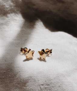 Boucles d'oreilles clous étoile miniature en or massif 10k 14k 18k, solitaires 7mm, délicates, minimalistes, modernes, pour usage quotidien, bijoux fins, cadeaux - Product Image 1