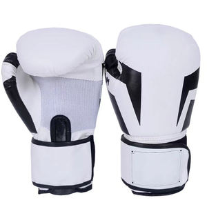 Gants de boxe professionnels en cuir PU de haute qualité avec fermeture à lacets, design personnalisable, évacuation de l'humidité pour l'entraînement - Product Image 4