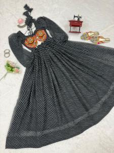 Vestido Largo Anarkali de Georgette Negro al por Mayor con Bordado Pesado de Espejos Kutchi, Ideal para Fiestas Indias y Pakistaníes - Product Image 5