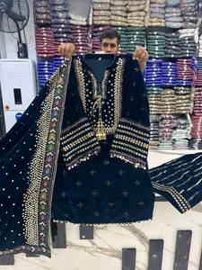 Ensemble de vêtements indiens pakistanais brodés de luxe pour femmes, Salwar Kameez Dupatta, style velours, sans plis, printemps/hiver, pour mariage - Product Image 4