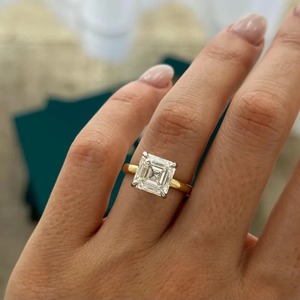 แหวนเพชรแต่งงานทรง Asscher ดีไซน์หรูหรา ประดับด้วยวงแหวนรอบเพชรแบบซ่อน สองสี 2 กะรัต เพชรเพาะเลี้ยง ตัวเรือนทองคำขาว 18k - Product Image 1