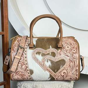 กระเป๋าเดินทางหนังวัวแท้ลายหัวใจ รุ่น Speedy ขนาดใหญ่ ดีไซน์ปี 2026 ตกแต่งด้วยมือ สำหรับผู้หญิง สไตล์คาวเกิร์ล แฟชั่นทันสมัย - Product Image 4