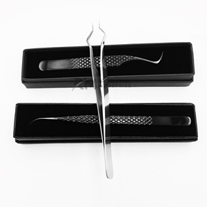 Pince à épiler professionnelle pour extensions de cils RMI en acier inoxydable argenté, nouveau design, avec emballage en boîte cartonnée - Product Image 3