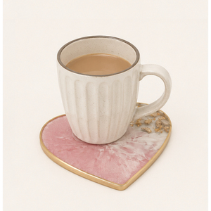Juego de Posavasos Modernos Hechos a Mano en Forma de Corazón de Resina Rosa con Borde de Hoja de Oro, Resistentes al Calor, para Bebidas, para el Hogar Moderno - Product Image 6