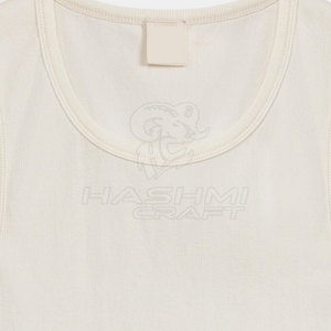 Camiseta sin mangas de diseño de color sólido para hombre, chaleco deportivo para entrenamiento deportivo y comodidad diaria. - Product Image 6