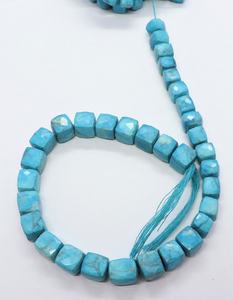 Perles de pierres précieuses en turquoise naturelle facettées en forme de cube, 7,5-8 mm, perles carrées 3D en turquoise, 8 pouces, perles en turquoise naturelle en vrac pour bijoux - Product Image 2