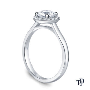 Anillo de Compromiso Elegante con Halo Inspirado en Flores en Oro de 10K con un Impresionante Diamante (Natural) en el Centro y Piedras de Acento - Product Image 2