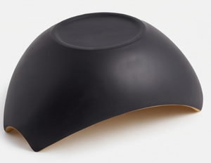 Bol décoratif en métal noir et or artistique avec une forme unique en demi-lune, idéal pour la décoration élégante de la maison et du bureau - Product Image 2