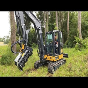 Mini-excavatrice John Deere haute performance avec système de broyage offrant une puissance élevée et des opérations au sol efficaces - Product Image 5