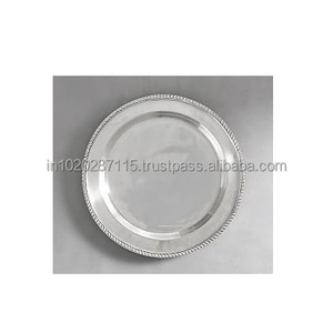 Placa de cargador de metal decorativa para evento de cena de jardín al aire libre con iluminación romántica y arreglos de mesa florales - Product Image 5