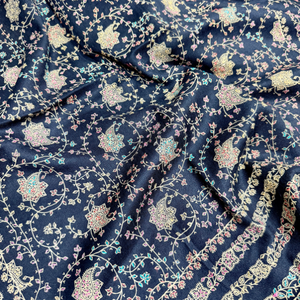 Écharpes et Étoles Brodés pour Femmes – Tissu Doux de Luxe, Broderie Décorative, Accessoires de Mode, Tenues de Fête et de Cérémonie – Vente en Gros - Product Image 3