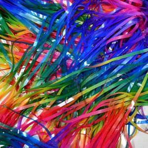 2 Pacchi di Tende in Lamina Metallica Colorate, Striscioni Decorativi per San Valentino, Pasqua, Porte, Feste Anni '80 e '90, Addii al Nubilato - Product Image 4