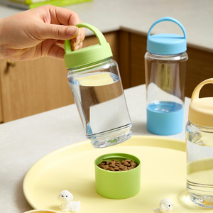 Bottiglia d'Acqua Ecologica in Plastica per Animali Domestici con Manico Impermeabile e Coperchio Ribaltabile, Leggera e di Grande Capacità per Uso Esterno - Product Image 2