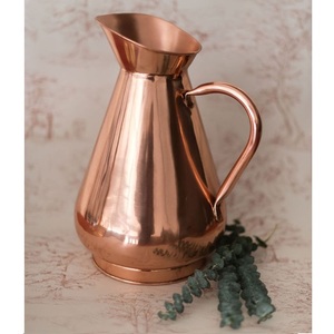 Carafe à servir en cuivre fabriquée à la main avec une finition métallique détaillée, carafe à eau en cuivre, récipients à eau décoratifs traditionnels en cuivre - Product Image 6