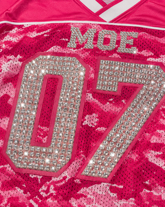 Jersey de Fútbol Americano de Lujo con Diseño de Camuflaje Rosa Intenso y Pedrería, Personalizado ODM, Hombros Caídos, Top Corto de Camuflaje Premium - Product Image 3