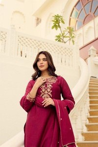 Conjunto de Kurta Moderna para Mujer, Largo hasta el Tobillo, con Bordado Floral y Dupatta, Estilo Informal de India y Pakistán, de Secado Rápido, para Bodas y Fiestas - Product Image 6
