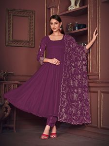 Meilleures ventes : Costume Anarkali violet pour femme, manches 3/4, en crêpe de Georgette, semi-couture, séchage rapide, extensible, idéal pour mariages et soirées - Product Image 6